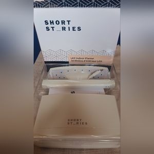 Short Stories LED indoor planter